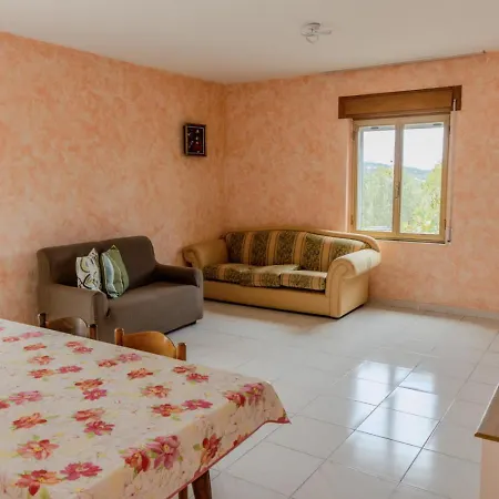 Alessio Apartment *